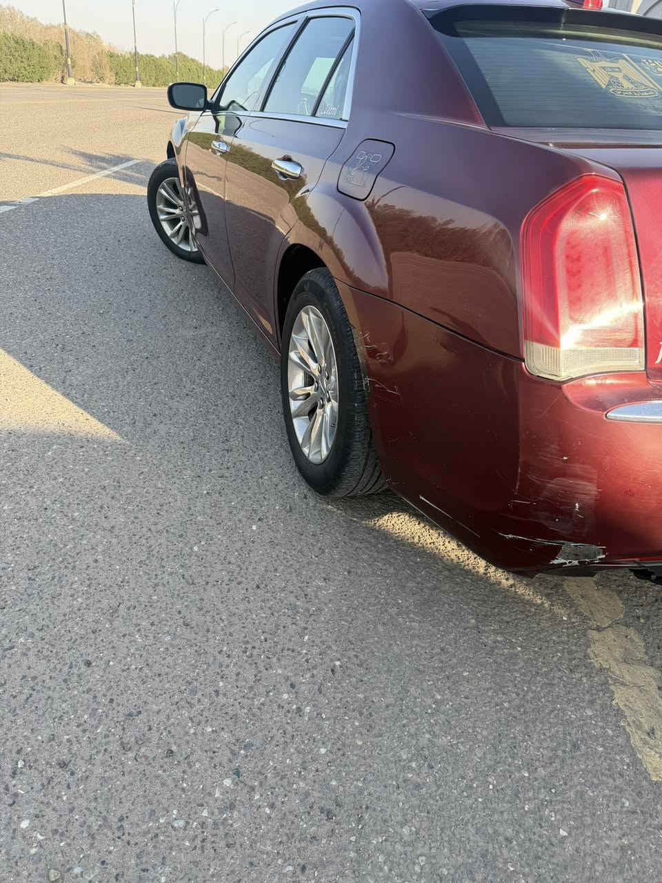 سلام عليكم شباب سياره كلايسلر اوبام مديل 2016 لون كرزي رقم اربيل نكليزي بسمي السياره كير محرك حداديه تخم تاير محرك 3600 سياره كفاله من الضربه وصبغ وتبديل  عامه ماعده طخه بسيطه بل عراق مامصلحه ويل اكروم 18 حساسات خلفيه كامره خلفيه خزن مومري السعر 235 وبيها مجال لشراي مكان السياره بصره 
***********
