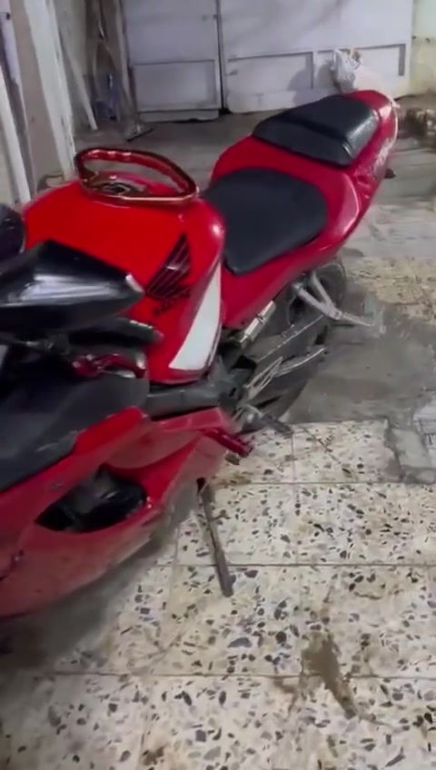سلام عليكم بطح اف فور اي دراجة تخبل انحجزت بالحسينية ابيعها ع وضعها الي تفيدة ويكدر يطلعها المفتاح مالتها عدي وموجودة بلحسينية محجزت لان صوتها عالي ومابيها اي أوراق ابيش تفيدك انطيني سعر ورح طلعها وخذها ولي عده عرف بلحسينية شكد يريد انطيه ويطلعها انطيه عادي للتواصل ***********
