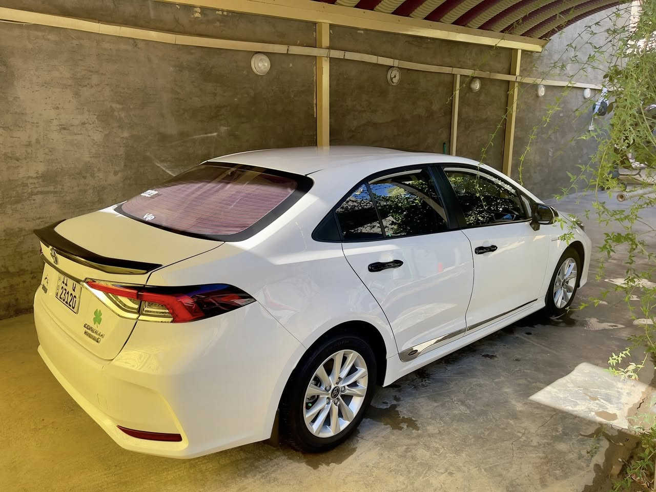 السلام عليكم
للبيع كورلا هايبرد شكل الخليجي باب اول العلامه الزركه موديل 2024  سياره جديده فول مواصفات بصمه وفتحه واوتو هولد وهندبريك دكمه وفول تحكم ستيرن لايت زينون وكشافات ورادار وتحديد مسار وقياده اليه وكروس سرعه محرك 1800 بيها تغليف ارضيه جلد وارضيات حوضيه وارضيه بالصندوق غراضها كامله عدتها والسبير منازل وارضياتها الاصليه بالجيس بعدها 
السياره مصروف عليها هواي داش كام وسستم سوادات واسبايدر الاصلي واقيات طين الاصليات وسستم سماعات عدد 6
السياره كفاله رقمها بغداد تحويل ثاني يوم
 والسعر 152 وبيها مجال للشراي
مكان السياره بغداد قرب جسر المثنى 
هـ ***********
