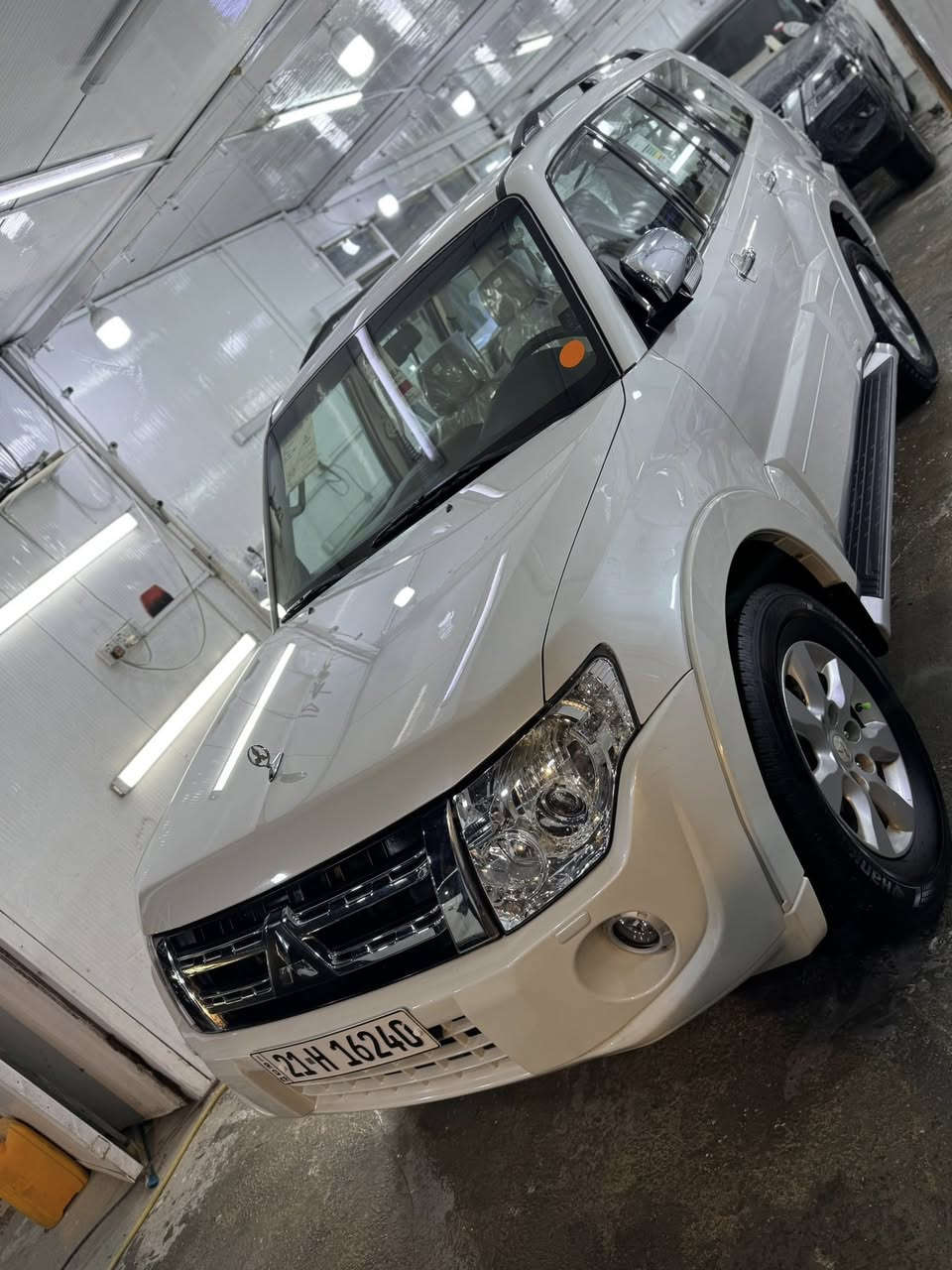 سلام عليكم باجيرو حبتور موديل 2014 كفاله عامه من كلشي سياره فول واحد عل واحد بصمه شاشه كبيره جديده معنه الكلمه رقم سليمانيه جديد رايد وكاله او تحويل امر مكان سياره بغداد سعر 168 $مجال كلش بصيط  رقم الهاتف *********** مامتواجد عل فيس
