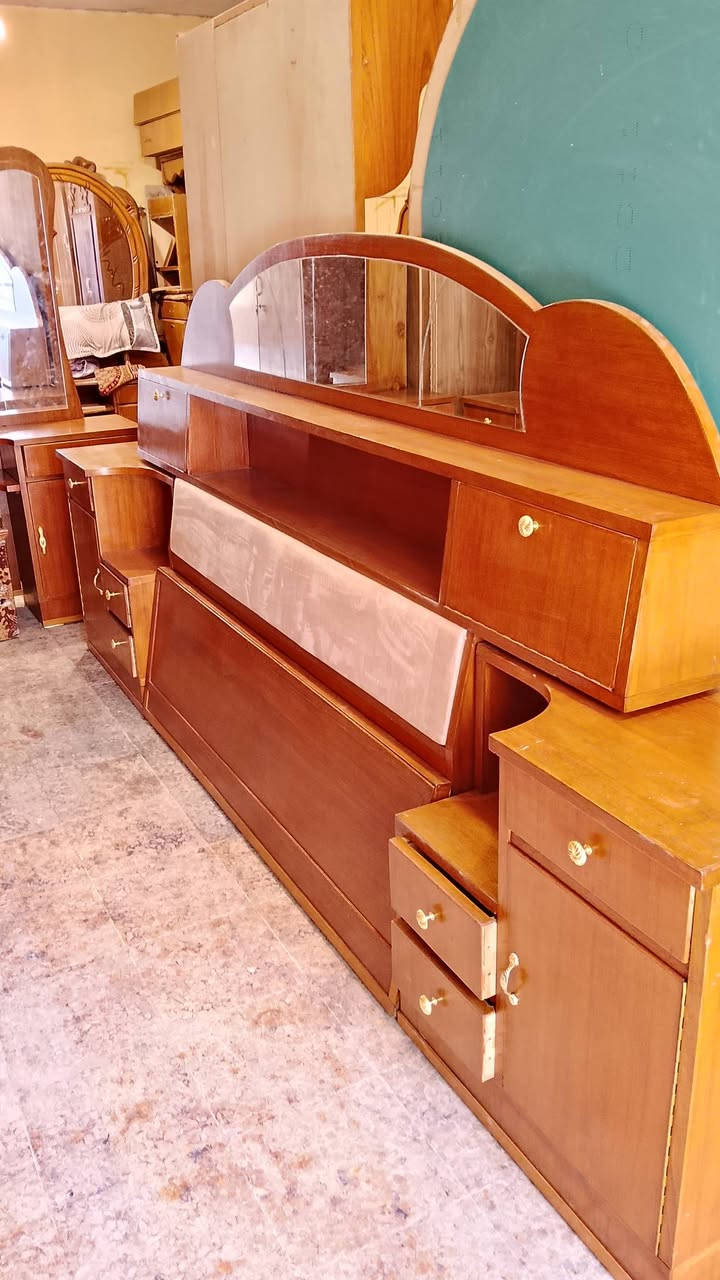 غرفه 5باب صاج شغل ثقيل شرط النضافه العنوان حي الحدباء خلف مرطبات البحرين ت***********
