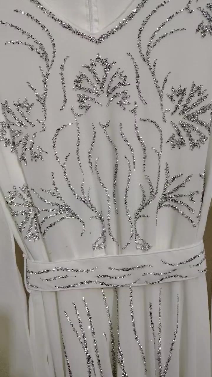 السلام عليكم بنات هذا فستان مهري لبستة بس بمهري صار ١٠ ايام من اخذتة  بس صورت بي اريد ابيعة قياس خاص وبي حزام انتي تتحكمين بي مكاني بغداد


**إذا كنت صاحب هذا الإعلان وتريد حذفه لأي سبب، رجاءا أرسل رسالة إلى الدعم الفني**