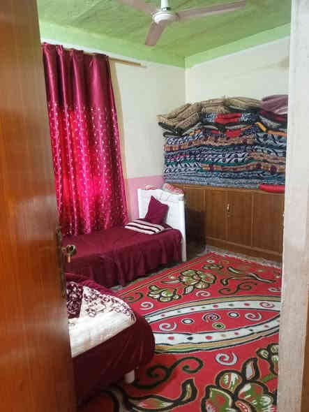 بيت للبيع مساحة 300م بابل القاسم 
قرب جامعه الخضراء مقابيل العلوه المخضر   
غرفة نوم عدد 3 
صالة.......مطبخ.......استقبال كبير......ويحتوي على سطح كبير    السعر 61 اوبي مجال قليل وبالعافيه على الياخذه 
للاستفسار الاتصال على الرقم☎️ (***********) 
طابو زراعي مكلف بل نشر اتصل وتدلل
