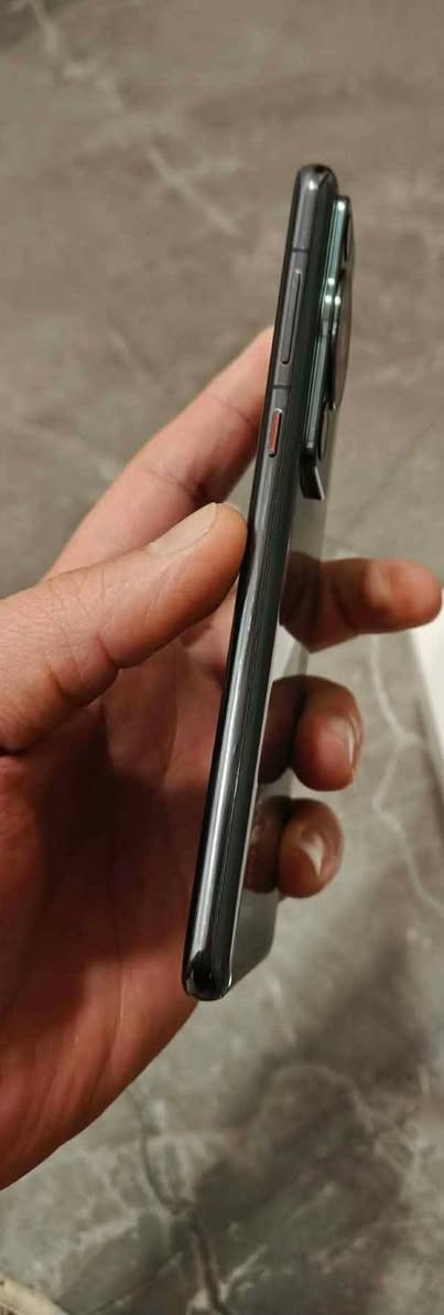 عملاق التصوير 
هواوي p60 برو  نظام هارموني 
عربي بالكامل نسخة صينية
ذاكرة 512 .... بطارية100
بدون ملحقات فقط كفر شفاف جدا جدا نظيف
للبيع 
كربلاء مركز ***********واتساب
