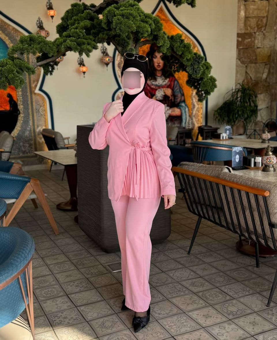 #طقم رسمي كوالتي عالي 
#قماش دابل ايطالي مبطن + ستراس 
#سعر 33  الف 
#قياس 48/46/44/42/40/38/
#للحجز التواصل دايركت او على رقم الواتساب ***********
