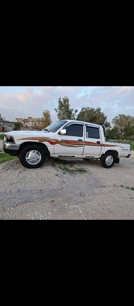 سڵاوی خوالەهەمو لایەک بۆفرۆشتن توێتا ئارم ڀلاستیک سلیمانی مۆدیل2000نمونەی جوانی گێڕو مەکینەو ئەکسلو شاسی تەقەوڕەقە بەشەرد گەرمی ئیشەکا فڵچەی کارەبای گیانی هەمو ئیشەکا سەیارەکە لەڕەسمەکە جوانترە دەعمی نیە خایسی نیە تەقەوڕەقەی نیە  تایەی لۆکە نمونەی جوانی بەس ماشەڵای ئەویت لەکەلارم مشتەریت تیلکە ***********👉🏽ئاسیا***********👉کۆڕەک نرخی 38$گڵاو تۆزێ مەعملە ماڵی  کەسابەت نمونەی جوانی دڵی ئادمین
