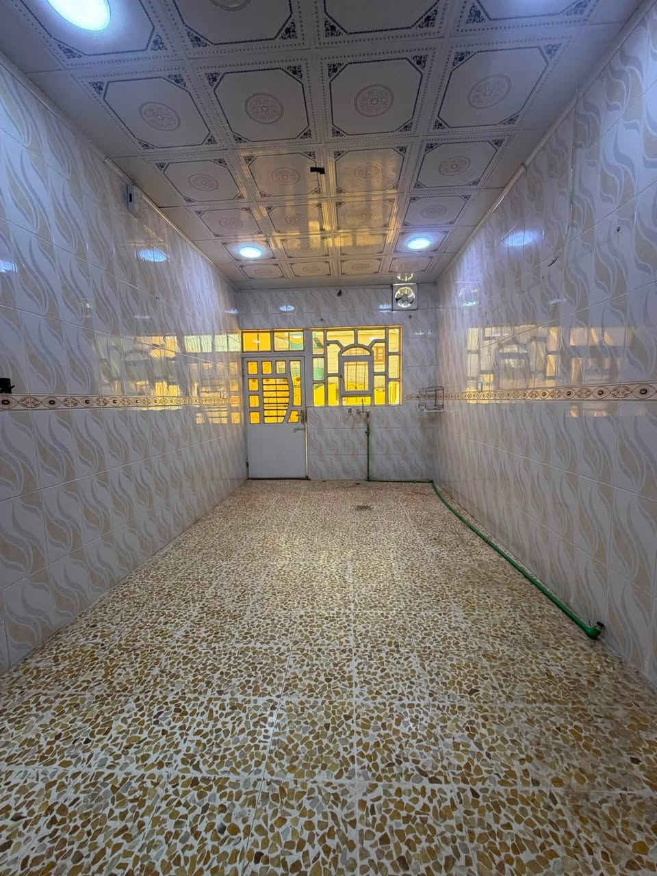 🏡 دار للبيع في حي البكر 🏡
حصرياً حصرياً حصرياً 
📍 الموقع: حي البكر – موقع مميز
📐 المساحة: 117 متر مربع
📏 الواجهة: 7.5 متر

✨ تفاصيل الدار:

* مكونة من طابق ونصف.
* الطابق الأرضي: كراج، هول، استقبال، مطبخ، صحيات، وغرفة نوم.
* الطابق الثاني: غرفة نوم مع سطح.

📞 للاستفسار والاتصال:
***********
***********

📍 عنوان المكتب:
حي البكر – سايدين الكنيسة
تايتنك عقارات أرض الملوك
