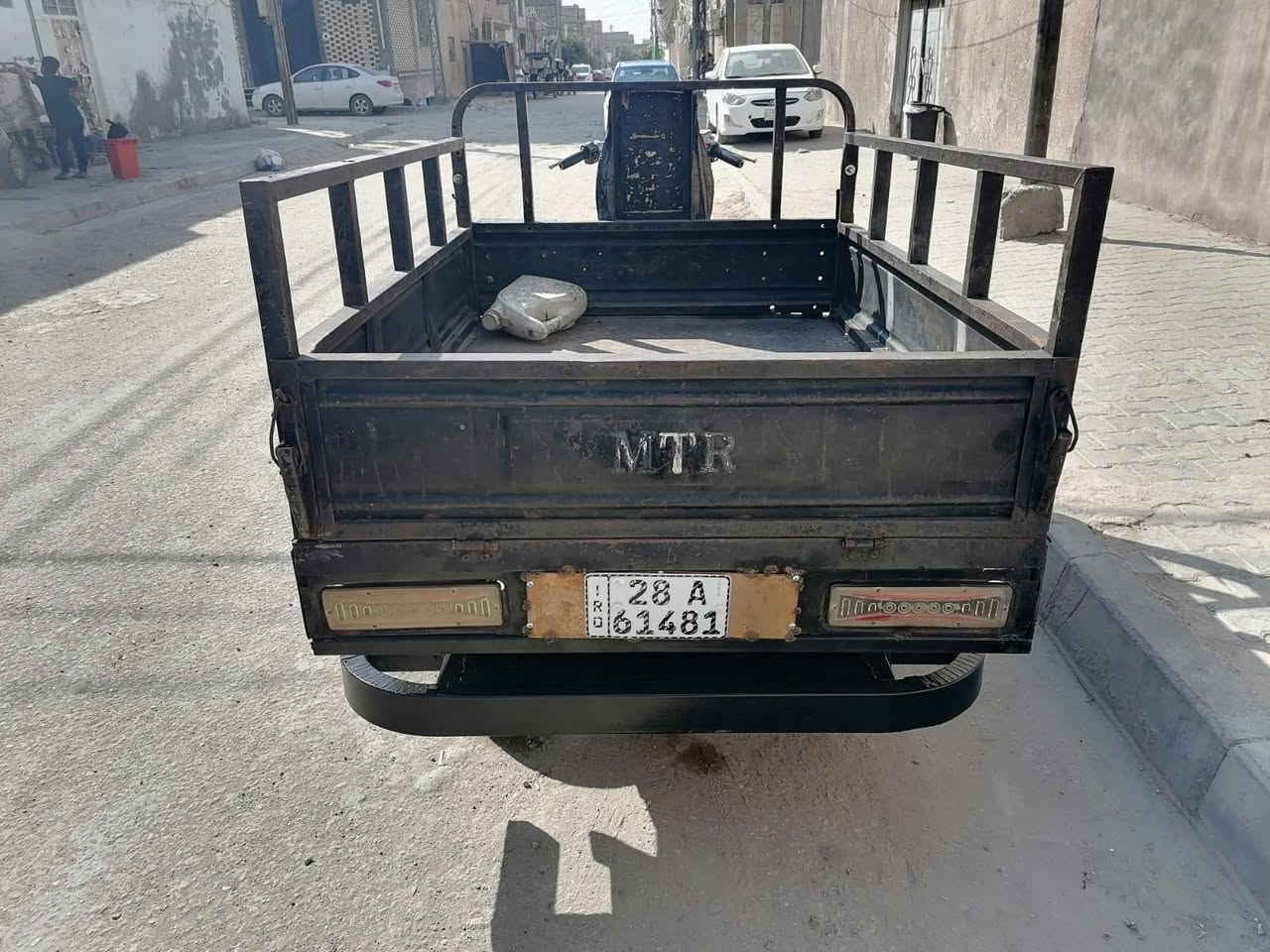 السلام عليكم للبيع موديل 2014 1.950.000وبيها مجال بسيط بأسمي ومداور نفس اليوم اتصل او واتساب ***********
