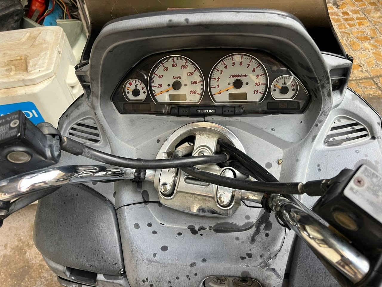 السلام عليكم. دراجه سكاي ويف
السعر 750 وبيه مجال 
دراجه مكفوله من كلشي. ما مفتوحه  
مكينه 250cc
موديل 2009
دراجه نضيفه حيل جديده
مرواس وبيع 
***********
