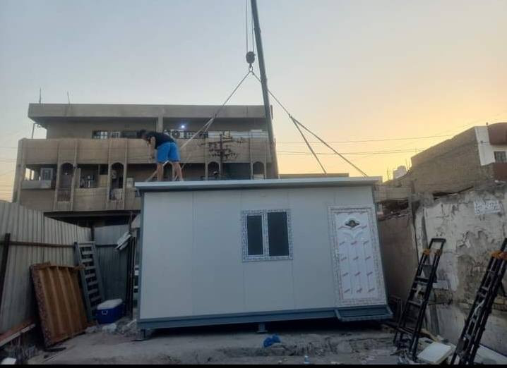 ‏🏗️ معمل النهرين لصناعة الكرفانات والديكورات
‏حلول متكاملة للكرفانات، البيوت الجاهزة، والمحلات بأعلى جودة ومعايير احترافية
‏
‏نقدّم خدمات تصميم وتجهيز وتنفيذ:
‏• الكرفانات السكنية والإدارية
‏• البيوت الجاهزة (طابق واحد أو طابقين)
‏• الغرف، المخازن، والمحلات التجارية
‏• تنفيذ كامل بنظام تسليم مفتاح (Finishing كامل مع مردات مياه)
‏
‏---
‏
‏💰 الأسعار حسب نوع السندويج بنل:
‏
‏🔹 27,000 دينار / متر²
‏يشمل: أبواب، شبابيك، كهرباء كاملة
‏نوع السندويج بنل: ليون بنل مع ضمان
‏
‏🔹 30,000 دينار / متر²
‏يشمل: أبواب، شبابيك، كهرباء كاملة
‏نوع السندويج بنل: ميلانو بنل أو أريهان بنل مع ضمان
‏
‏🔹 سندويج بنل مقاوم للحريق 🔥
‏مع كتاب منشأ رسمي
‏الأسعار تبدأ من:
‏35,000 – 40,000 – 50,000 – 55,000 دينار / متر²
‏يشمل: أبواب، شبابيك، كهرباء كاملة
‏
‏---
‏
‏🛠️ مواصفات ومزايا إضافية:
‏
‏• استخدام حديد تركي عالي الجودة
‏• أبواب وشبابيك تركية أصلية VBC
‏• إمكانية التفصيل حسب الطلب (أبواب، شبابيك، كهربائيات)
‏• تغليف بلاستك + سقف ثانوي: 10,000 دينار / متر²
‏• تنفيذ القمريات بجميع أنواعها، بما فيها قمريات السيسبان
‏
‏---
‏
‏✅ نضمن لكم:
‏• جودة تصنيع عالية
‏• مواد أصلية مع ضمان
‏• تنفيذ دقيق ومظهر احترافي
‏• التزام كامل بالمواصفات والوقت
‏
‏📞 للاستفسار أو الطلب:
‏***********
‏متوفر اتصال وواتساب
