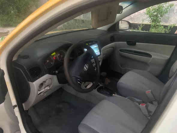 سلام عليكم من رخصة مدير الكروب أكسنت ٢٠٠٩ رقم كربلاء ألماني مكينة كير جديد سيارة احلاة من صور حادث بنيد وجاملغ السعر ٧٥ بيها مجال قليل مكان السيارة بغداد الاتصال على ***********
