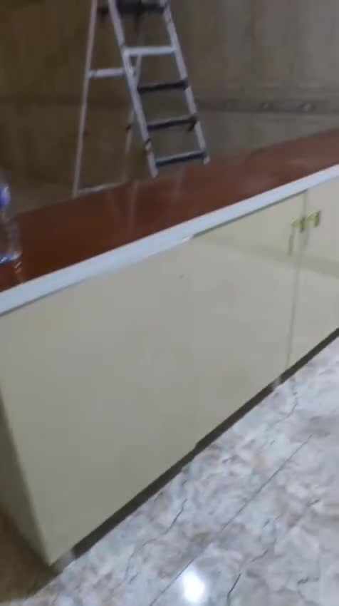 كاونتر للبيع جديد غير مستخدم 4قطع خشب تركي  ٢ارضي قياس مترين وملحق قياس مترين ولسنك مرمر متر و و٢٠ واتساب ***********
