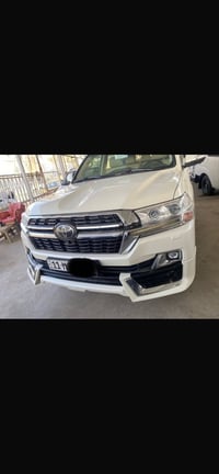 لاندكروز 2018  VXS     اعلى فئه مواصفات لكزز    مكفوله عدا بارد اقل ال...