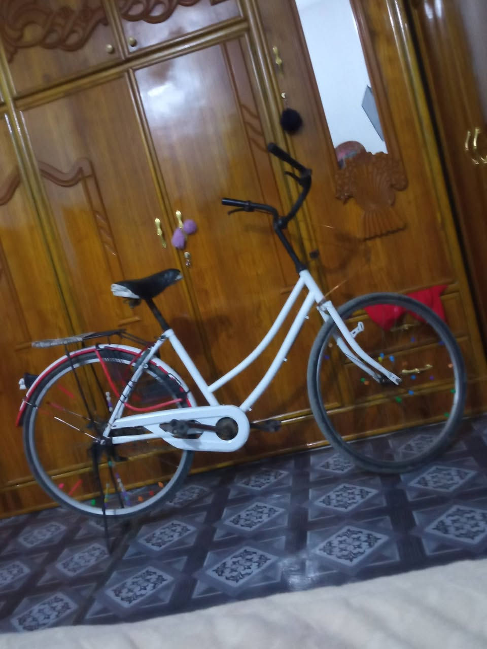 سلام عليكم بايسكل البيع مودي 14نضيف حيل وقراضه كله موجوده سعر 65قفل  ولستفسار تصال على هاذه رقم *********** المكان الطيفيه
