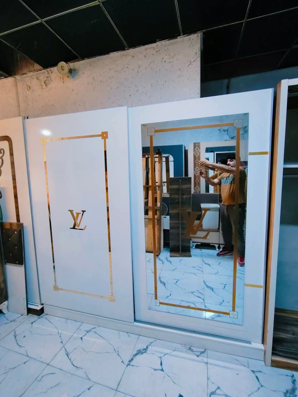 غرفة تركي 5قطع نظام سلايت  ❤ ✨
نظافة 95 / 100 ❤✨ 
السعر 400  مع الشد 🪛ونقل 🚙
داخل بغداد متوفر توصيل لجميع المحافظات 🇮🇶


**إذا كنت صاحب هذا الإعلان وتريد حذفه لأي سبب، رجاءا أرسل رسالة إلى الدعم الفني**