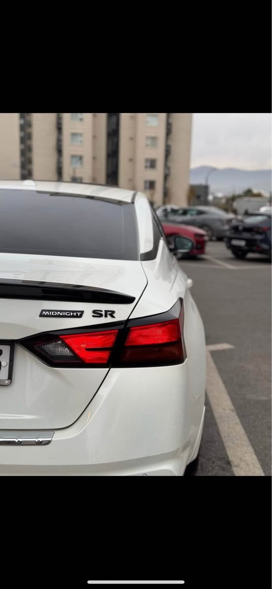 Nissan ALTIMA 2022 SR MIDNIGHT
‎٦ پارجة بوياغه 
‎ارباگ تةنها يةك شانى تةقيوه 
‎سةيارةكة قةپات مواسةفاتة 
‎بيدةبل بي توربوو مةرغووب 
‎٦٠ هزار kmرويشتوة 
‎گيرومةكينةو تةبريد بةشةرت نةكراوةتةوة
‎قةپات مواسةفاتة 
‎سلايت 
‎كوشين جلد كارةباي هيتةروخةت پرتةقالي
‎شاشة گةورة  كاميرة 
‎لايت LED زينون
‎بلاجيكتور  بيلادي LED  
‎قياسي ويلةكان ١٩ئينج 
‎ ئاوينة هيتةر و ئيشارةت 
‎رادار ٣٦٠دةرةجة  واتة پيشو دواو تةنيشتةكانو خةتي جادة 
‎بةسمةو شةغال 
‎رادارو بةردي گزوز  بةشةرت بيلادي  
‎بوزانياري زياتر پيوةندي بكة *********** 
*********** كركوك, العراق
