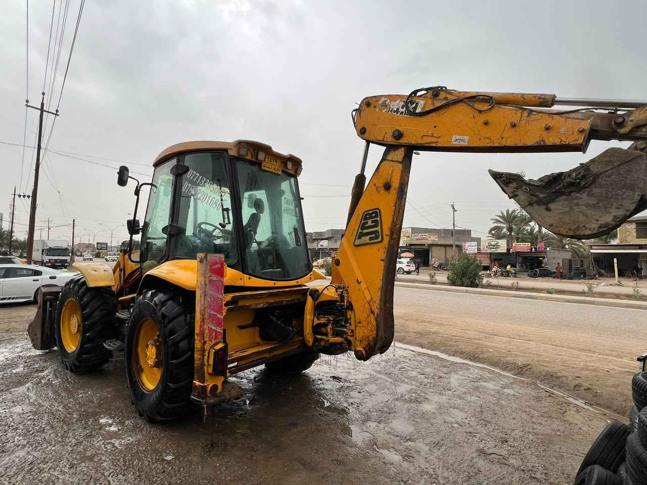 سلام عليكم للبيع حفاره JCBموديل 2003 فول موصفات ***********
***********
