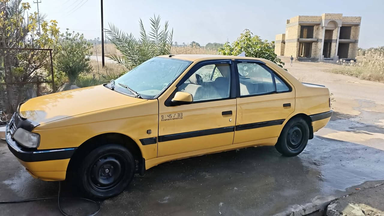 السلام عليكم 
بيجو 405 السياره بسمي
مصفره هيئه وغرامات 
جفته قبل شهر تجفيت درجه اولى
موديل ٢٠١٣ سنويه بعدهي ما ساقطه
كهربائياته شغاله  السعر المطلوب 30 او بيه مجال كلش بسيط  مكان السياره  بابل  رقم ***********
