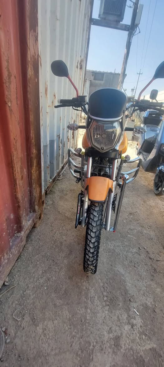 سلام عليكم دراجه AH محرك 200 موديل 17 دراجه نضيفه السعر 1150بيها مجال بسيط  مكلف بنشر للستفسار ***********
