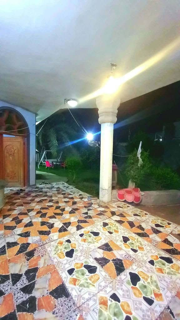 *🏠 للبيع والمراوس | دار + قطعة 600م 🏠*

*📍 الموقع:* بابل - ناحية أبو غرق - قرب مقام الخضر (ع)  
منطقة سكنية عامرة وقريبة على التبليط

*📋 تفاصيل العقار:*  
- *المساحة:* 600 متر - دار + حديقة مرتبة مثل ما واضح بالصورة  
- *الملكية:* طابو زراعي سند 25  
- *ملاحظة:* بدون تحويل - الكاع مال يهود سابقاً يعني ما تتحول لطابو صرف  
- *الخدمات:* ماء + كهرباء متوفرة  
- *المواصفات:* حوش كبير مفروش كاشي، حديقة خضرة، كعدة خارجية

*💰 السعر:* 45 مليون دينار فقط  
_السعر للبناء والحديقة - فرصة_  
*✅ نقبل المراوس*

*📞 للاستفسار:*  ***********
راجع مكتبنا في ناحية أبو غرق حلة, بابل
