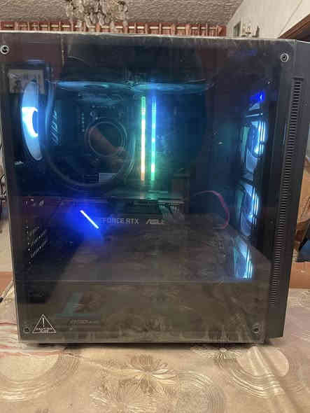 تجميعة pc للمونتاج و الGaming 

معالج￼ Amd ryzen 9 3900xt 12-core 

كارت شاشة Nvidia geforce rtx 2080 super 8GB

رام 2x16GB ⬅️ 32GB

هارد 1TB ممكن تزوين لحد 5TB

تبريد Deep cool ٧ مراوح

باور سبلاي Dq 850 v2l

يبقى نوع الcase و الMotherboard ما اعرفه

للبيع بسعر ١،٢٥٠،٠٠٠ وبيها مجال
 
رقمي ***********
