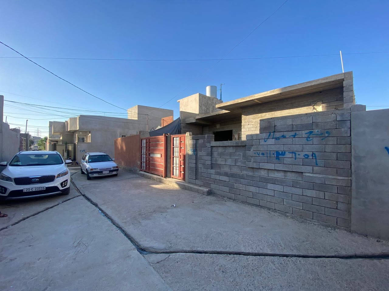 بيت هيكل عظم للبيع
الموقع / حي الملايين الاولى خلف معمل الاخشاب 
مساحة 200 م. 10*20 
بناء حديث
سعر 69 مليون 
للتفاصيل 
التواصل ع الارقام 
***********
***********
