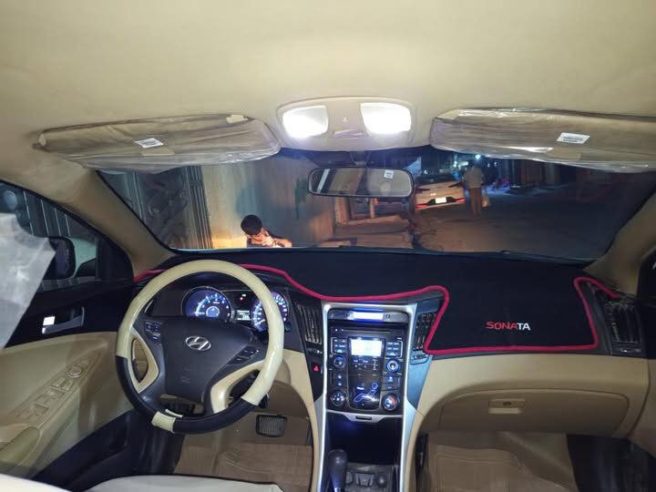 السلام عليكم
للبيع سوناتا 2011 مضلع وارد خليجي 
السيارة مصبوغة عام قمارة سليمة مكفولة من الكص
ضربتها صفح من جهة الصدر والجاملغ الخلفي 
والجاملغ الامامي من جهة السايق طخة خفيفه 
شاصي سليم اللغد سليم 
محرك وكير مكفول تبريد و تدفئة ايضاً 
المحرك بي صوت مال راجز 
فقط صوت بسيط بدون أي تأثير 
تريد تسوي تريد تعوفة مايأثر 
والشريط مال هورن رايدلة تبديل 
السيارة رزانة ومتانة ونشاط ومال جنايه 
مابيعها لوما متوازي ع فلوس 

مكان السيارة بغداد الكرخ 
السعر 85$ وبي مجال بسيط
***********
