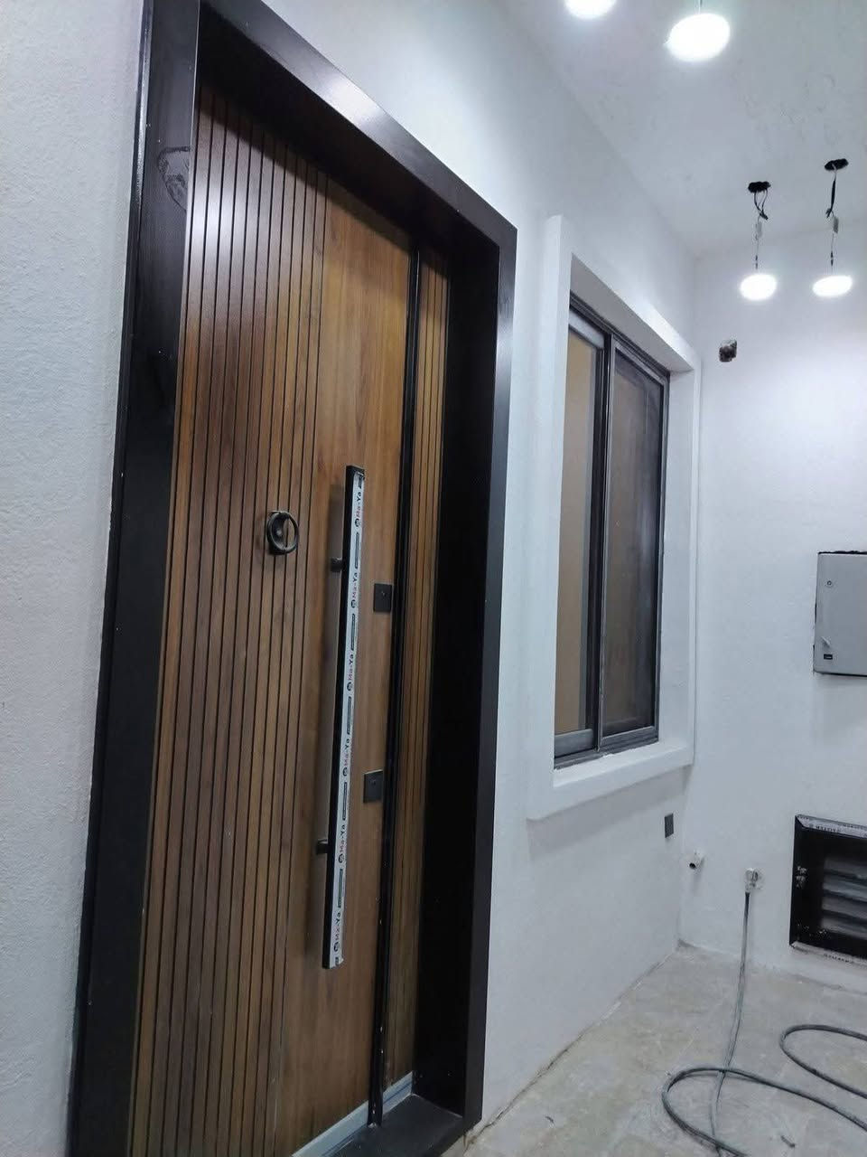 #_حي_الجهاد

للبيع🏠للبيع🏠زيرو
 100متر  زيرو 2026
واجه 5متر نزال 20متر
عرض شارع 10متر عرض رصيف مترين
طابقين مدخلين شغل فول مودرن فندقي
طابق الأرضي 👌
 غرفه نوم وصاله مطبخ خدمات ومنور
طابق ثاني غرفتين وخدمات
طابق ثالث بيوتنه وسطحين

الأبواب قاصه شبابيك ألمنيوم 
عازل صوت واتربه ومانع حشرات🐜

سقوف مغربيه ولدات مخفية 
البيت جاهز من كلشي ما عليك إله تجيب غراضك وتكعد حته مراوح بي
موقع البيت ممتاز جدا حي الجهاد الأمانة شارع معمل السندباد

الاستفسار أكثر 🗣📲📞إتصل *********** 
                                      متواجد واتساب ☎️
