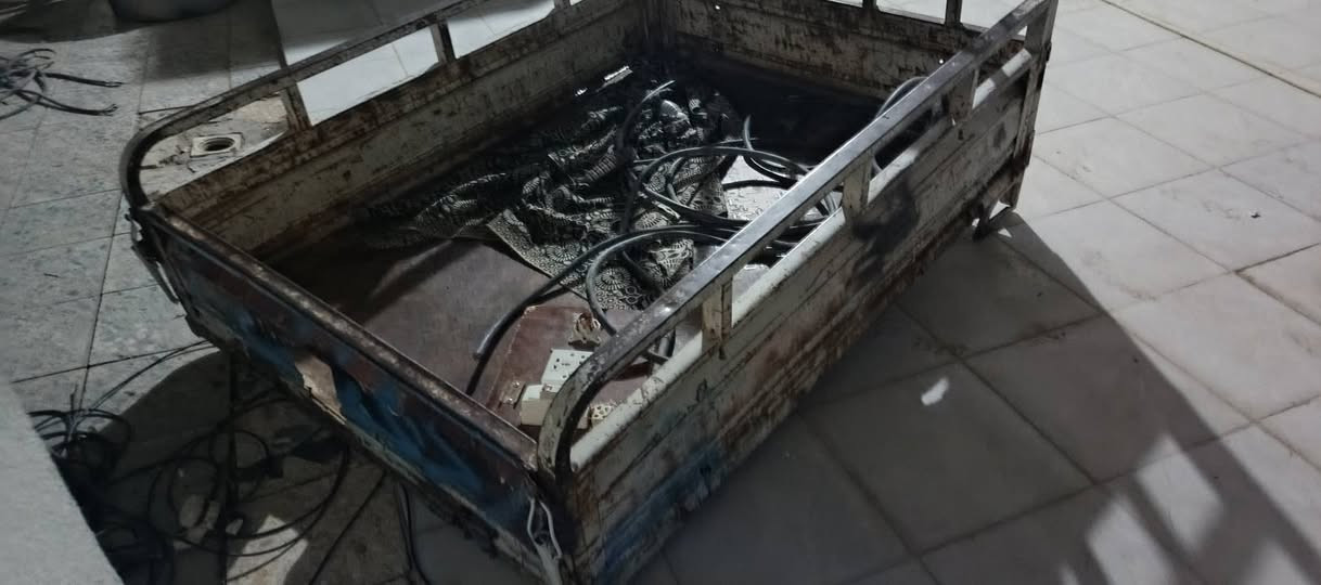 بدي للبيع سعره مناسب ما طاك من جوه الشراي يتصل ***********
