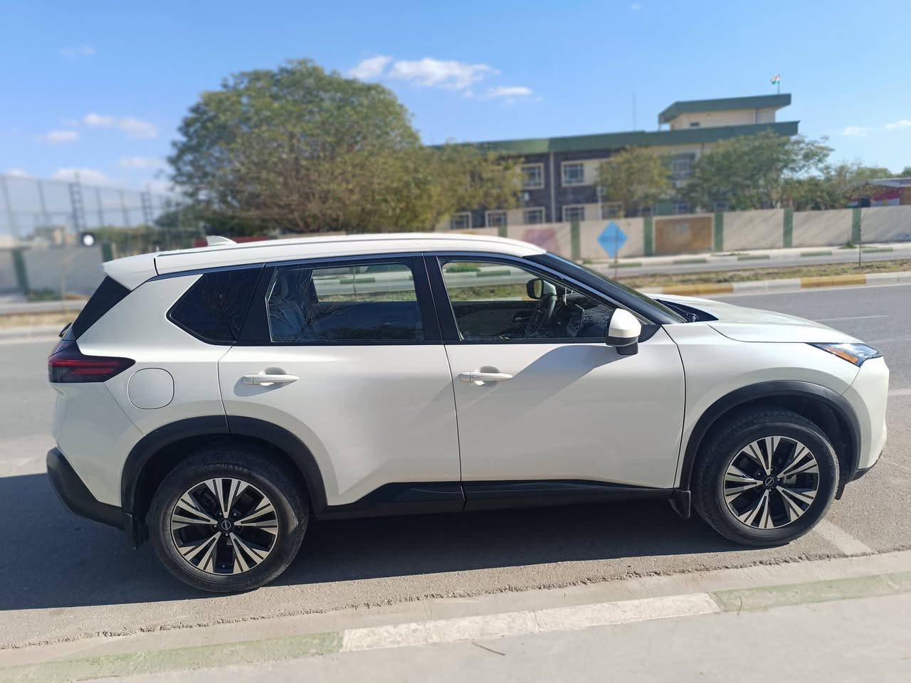 نيسان روج ٢٠٢٣ sv بدون صبغ بس دعامية امامى مبدل بدون ايرباك ماشية 35000الف ميل داخل رصاصى كشن سائق كهربائى رادار ٣٦٠ رقم الموبايل ***********
