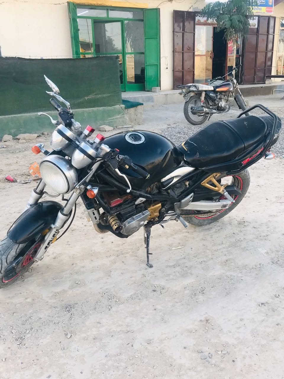 سلام عليكم دراجه بطحة سازوكي 400cc شرط نشاط ومعدل فول اول نمره رعب كهربايات كلهاا شغاله فقط ناقصه سلف ولباقي شرط ماتحط علي ربع ملاحضه دهن جديد وكلجات جدد فصلات علي يبجن اوراقه كامله مدفوعه كمرك سعر مليون و100وبي مجال اتصل للطيبين اتصل ودلل هــ*********** المكان بيجي
