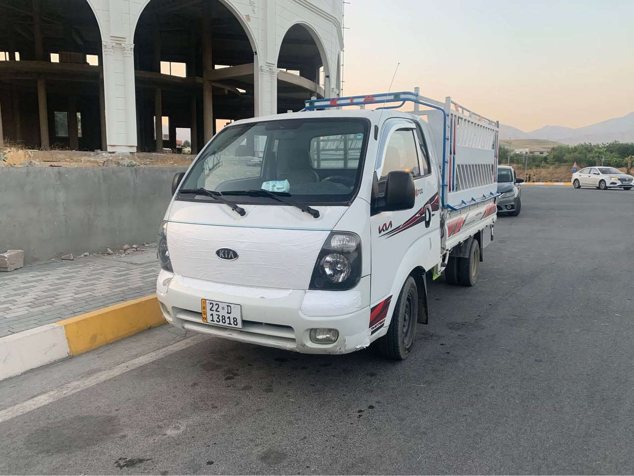 کیا دووتەنی مۆدێل 2012
مکینە 2700
171هەزار رۆیشتوە دووەم دەستە 
گێر و مکینە شانسی بەشەرت
چەمچەی جەلالی لەگەلە
تەقە و رەقەی نیە تازە تونکراوەتەوە
بێمەسرەفە
تایەکانت هەمووی نوئیە
سەنەوی نوئیە تا 2031 بەناوی خۆمە تەحویل بەشەرت
سبوخی نیە تەنها دوو بست ساردەکوتەی هەیە 
تەلەفۆن و وەتسئپ__.. *********** أربيل, العراق

