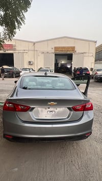 ماليبو 2024 مواصفات Lt فول بانورما  حادثهة مثل ما موضح بل صور  السيارة...