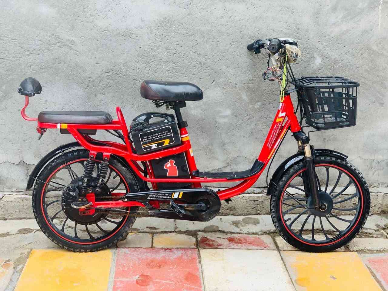 دراجه شحن للبيع كلش نضيفه بس بطاريه ضعف بيه المكان :حله ناحيه النيل
السعر : ١٨٠ مكلفه شراي يتصل على رقم ***********
