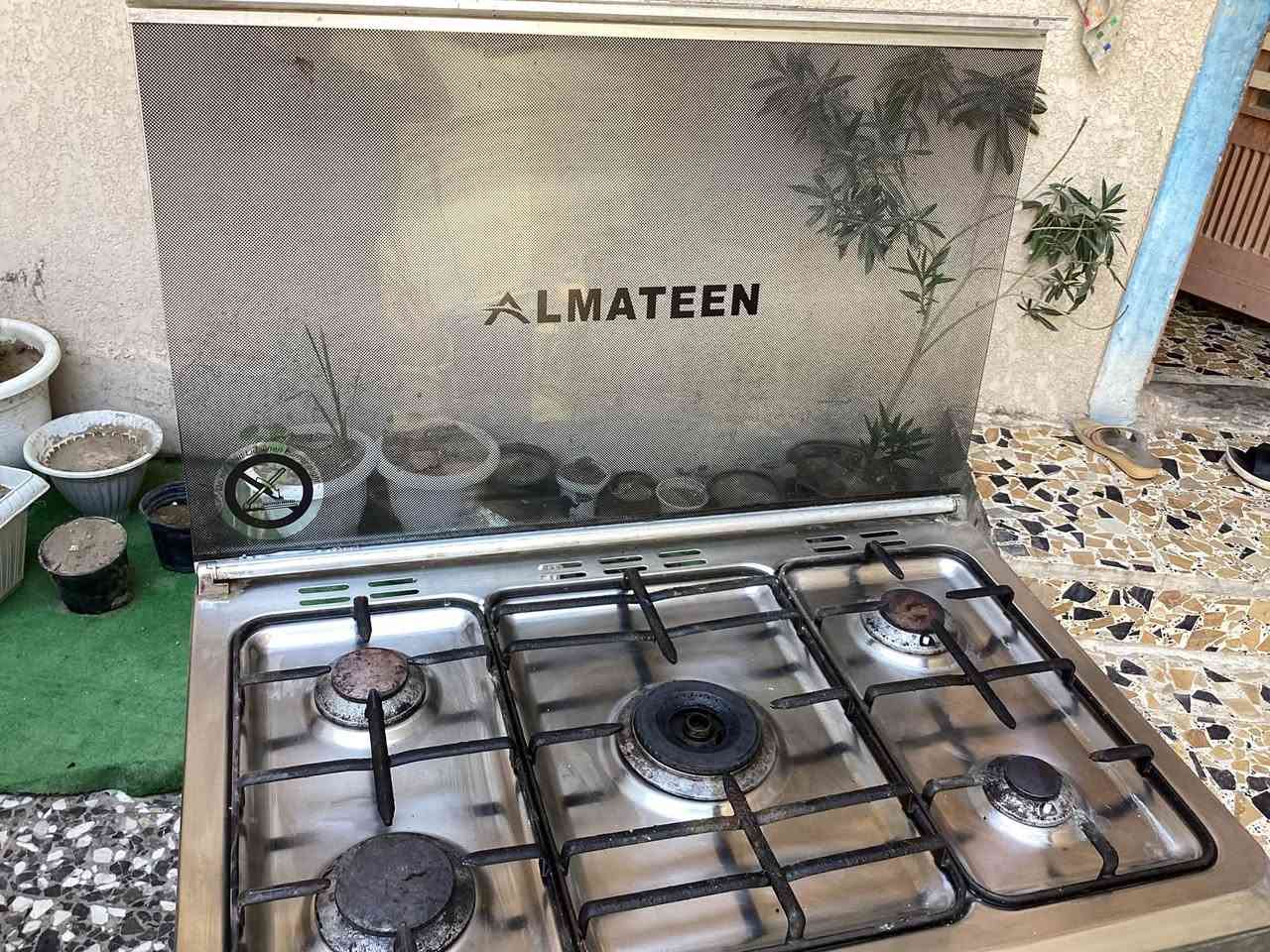 السلام عليكم 
طباخ نوعيه ALMATEEN المصري الاصلي 
نضافه شوفت عينكم ووياه 3 قطع صينيتين فرن و شبكه شواء  
الطباخ متكامل يشتغل ع كهرباء جدحه مابيه اي نقص امانه الله ناره زرگه  تجي تفحص وتشوف 
سعره 180 بس
متواجد خاص 
وهاذه رقم ***********
