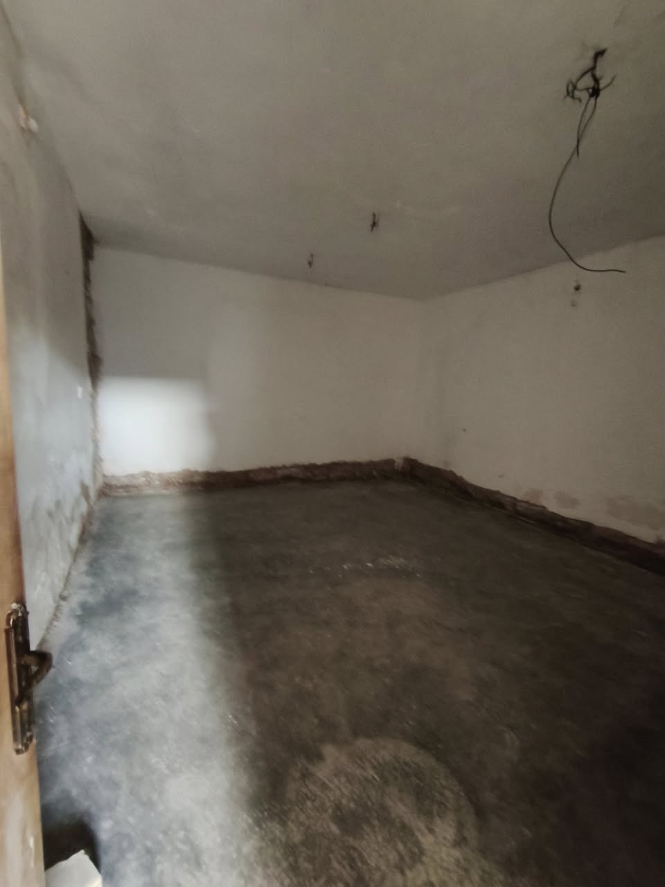 [[بسم الله الرحمن الرحيم]]
🏡     🏘      🏚 

#يوجد_بيت_للبيع

#العنوان  الفلوجة 
#المنطقة الجولان الثانية  // خلف المدرسة 

✅المساحة :200م
⬆️ الوجة : 10م
🏞️النزال : 20م
 
غرف 2
استقبال 
صالة
مناور 
مطبخ
صحيات 
الارضية صبة

                       #بناء 🧱 : بلوك 
      
     #شارع 🏞️⬆️⬆️ : 8 م 

  #السعر_محدد_من_قبل_البائع 
    
        
        ⚖️⚖️   نوع الملك : طابو زراعي سند 25   🏙 

            #السعر💰💸:  30 مليون وبي مجال قليل

__________________________________

للأستفسار⛔🖲️ : مراجعة 
🥇#مكتب_الرافدين_للعقار 🥇
العنوان شارع المنجزات تقاطع جامع التقوئ مجاور محطة المتميز المركزية لغسيل السيارات 🚗🚖
__________________________________

#ملاحظة//📋📑 اذا لديك عقار تريد تعرضة للبيع او تريد تشتري عقار قم بمراسلة الصفحة او اتصال على لارقام الموجودة+ واتساب
            
         #للأتصال_او_واتساب 📞  ***********
         #للأتصال_كورك.   📞.      ‏‪***********‬‏

#بيع_وشراء_الدور_السكنية_والزراعية_العقارات_في_مدينة_الفلوجة #مكتب_الرافدين_للعقار_بيع_وشراء_العقارات_بسعر_مناسب
#عقارات_الانبار_الفلوجة
