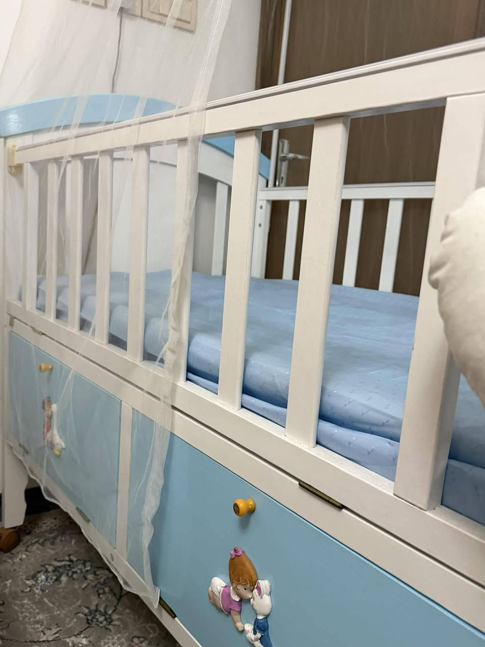 تخت اطفال للبيع غير مستعمل 
ينيم لعمر ٨ سنوات يتكبر ويتصغر
السعر ٢٢٥ وبي مجال 
عنوان موصل حي الكفاءات


**إذا كنت صاحب هذا الإعلان وتريد حذفه لأي سبب، رجاءا أرسل رسالة إلى الدعم الفني**