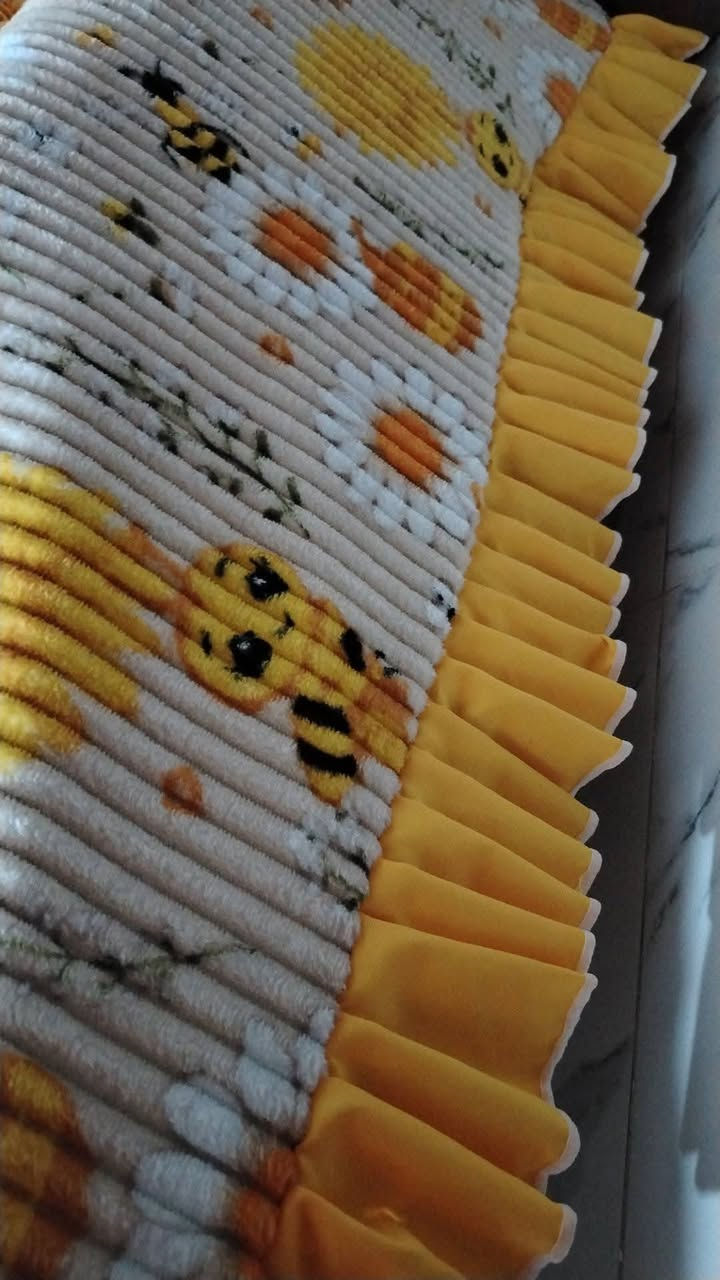 اخر قطعه بيع مباشر ابيعها بفلوس قماشها
فرشه (نفر) كفر لاستيك همايون اماراتي الأصلي مع وجه مخده ساده
غطوه فرو بطانيه خاولي مشجر مشغوله كشكش بلطرف من جهه وحده سعرها ب١٥ مع التوصيل


**إذا كنت صاحب هذا الإعلان وتريد حذفه لأي سبب، رجاءا أرسل رسالة إلى الدعم الفني**