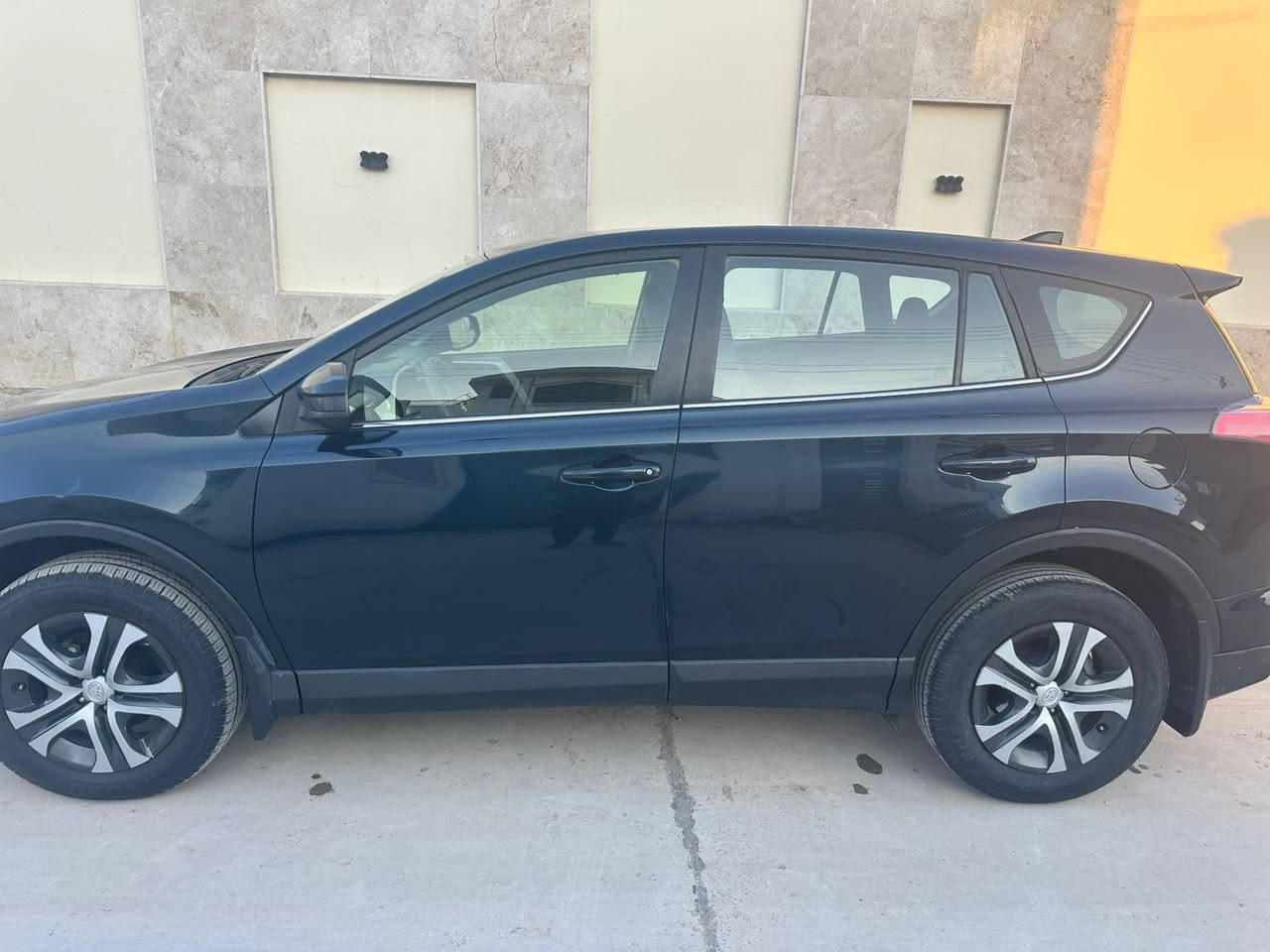 سلام عليكم راف فور 2018 رقم اربيل بسمي نص موصفات محرك 2500 سياره جديده ضررها ربع البنيد وجاملوغ بدون ضربه بدون دواخل فقط صبغ بدون ايرباك رايدها ب168 وبيها مجال مكانه ديالى بعقوبه اي استفسار ع هذا الرقم ***********
