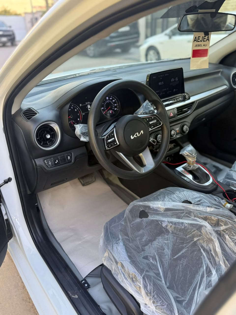 ااسلام عليكم
للبيع فورتي 
موديل 2022
ماشيه 52 
سياره جديده بدون اي نقص 
حادثها بنيد وجاملغ صبغ 
ايرباك دركه فقط 
السعر 142 وبيها مجال 
للاتصال ***********
مكان السياره بغداد اليرموك

