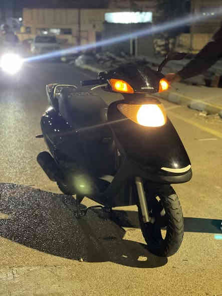 سبيسي ياباني للبيع.. 

الدراجه مجفته صار شهر ناعمه تخبل 

اسمع صوتعا بالفيديو تجي تفحص وتتوكل

كفرات تجاري الاصلي اسود

كفراتها الاصليه اليابانيه رصاصي موجودات

كابريتر اصلي 

السعر 600 وبيها مجال 

للاتصال ***********
