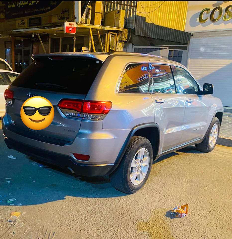 جيب كراند شيروكي لاريدو موديل 2016 كلين تايتل رقم بغداد لون رصاصي بيها طختين هنا بالعراق بسيطات جدا وانصبغن على أثرهن فقط
السيارة كير ومحرك وتبريد كله مكفول وبجمها كبس السيارة بدون ايرباك ايرباكاتها كلها سليمة   
السيارة رايدها مراوس بتاهو موديل 15 او 16  
ونتفق على الفرق 
للاستفسار ***********
