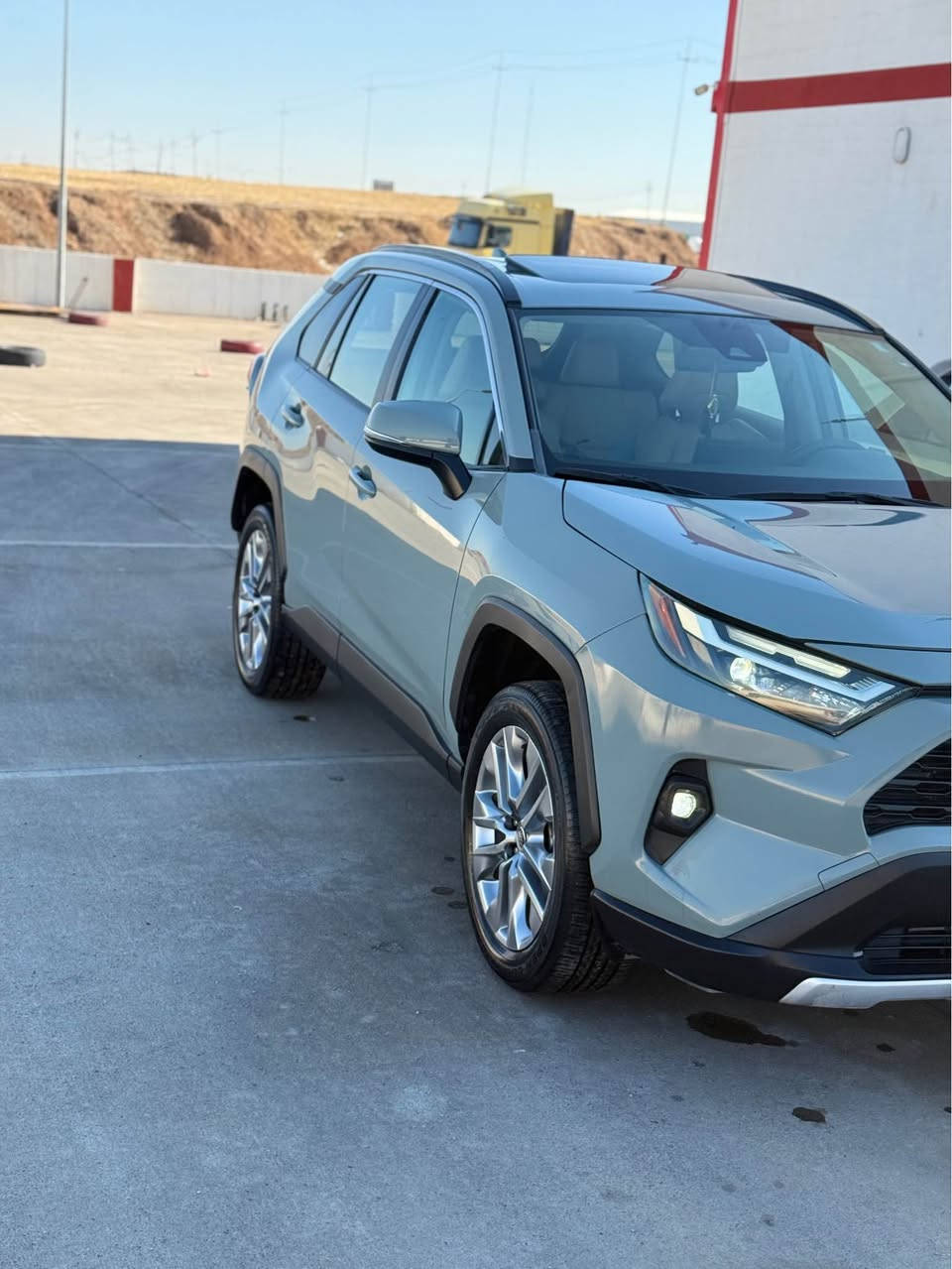 تويتا رافور ٢٠٢٣ xle premium فول مواسفات ره نك چيمه نتويي فول مواسفات ساره كي زور جوان و بيكيشه يه بيسبوغ بي ته عديل و ساره ده كوت هيجي نيه ٦٠ هه زار كيلومه تر روشتوه هه موو شتيكي به شه رته سعري ٢٧٠ ورقه و مجال *********** أربيل, العراق
