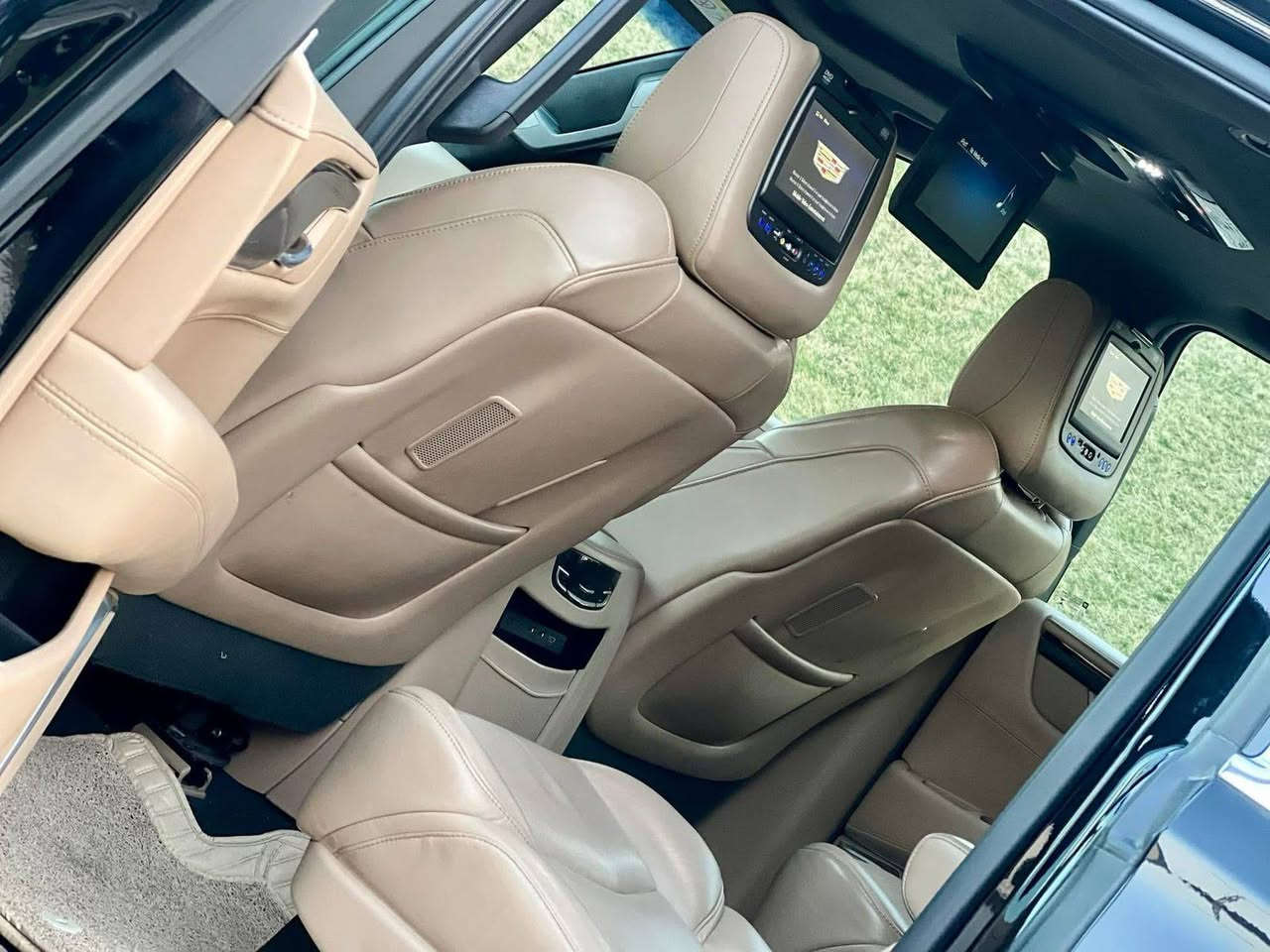 سلام عليكم كاديلاك سكاليد مديل 19خليجي شاصي طويل ماشيه 47الف رقم سليمانيه بسمي السعر 410 اوبيهه مجال للستفسار ***********
