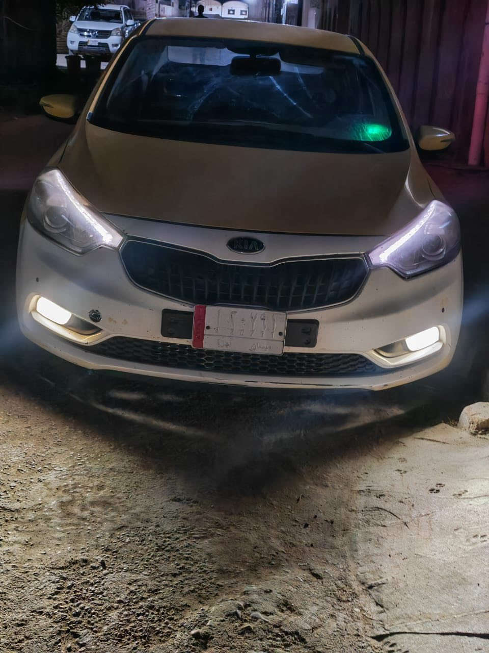 السلام عليكم شباب متوفر مازدات كيا سيراتو خليجي ام لد وماطور النضافه نفس الي بالصوره ويضن يتوفر بنين مناسب لصحاب التكسي مال صبغ وعندي مازده وارد اماراتي بالجيس ماامشدوده ع سياره جهه السايق ايضا للبيع اي استفسار على *********** هاذ رقم صاحب الغراض لحد يتصل عليه ماسنجر اي ستفسار على هاذ الرقم
