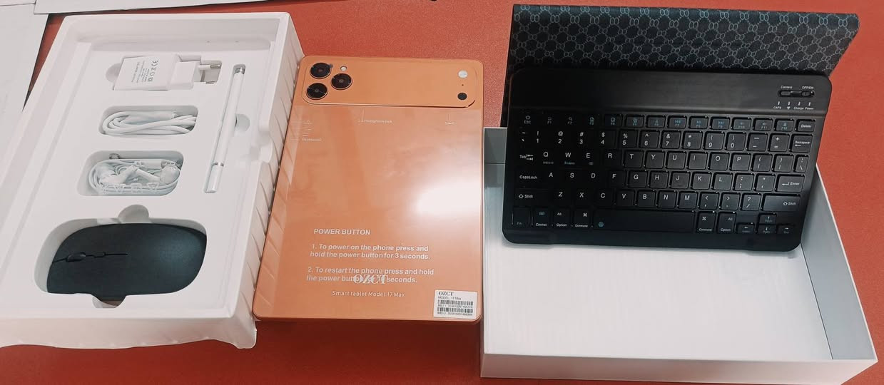ايباد ozct 17max
RAM16GB
ROM 1tB

جديد طك الكارتون 
ملحقاته 
كيبورد اصلي 
مع موس 
مع هتفون 
مع شاحنه 
مع قلم
مع حافظة اصليه جلد 
المكان ديوانية 
***********
