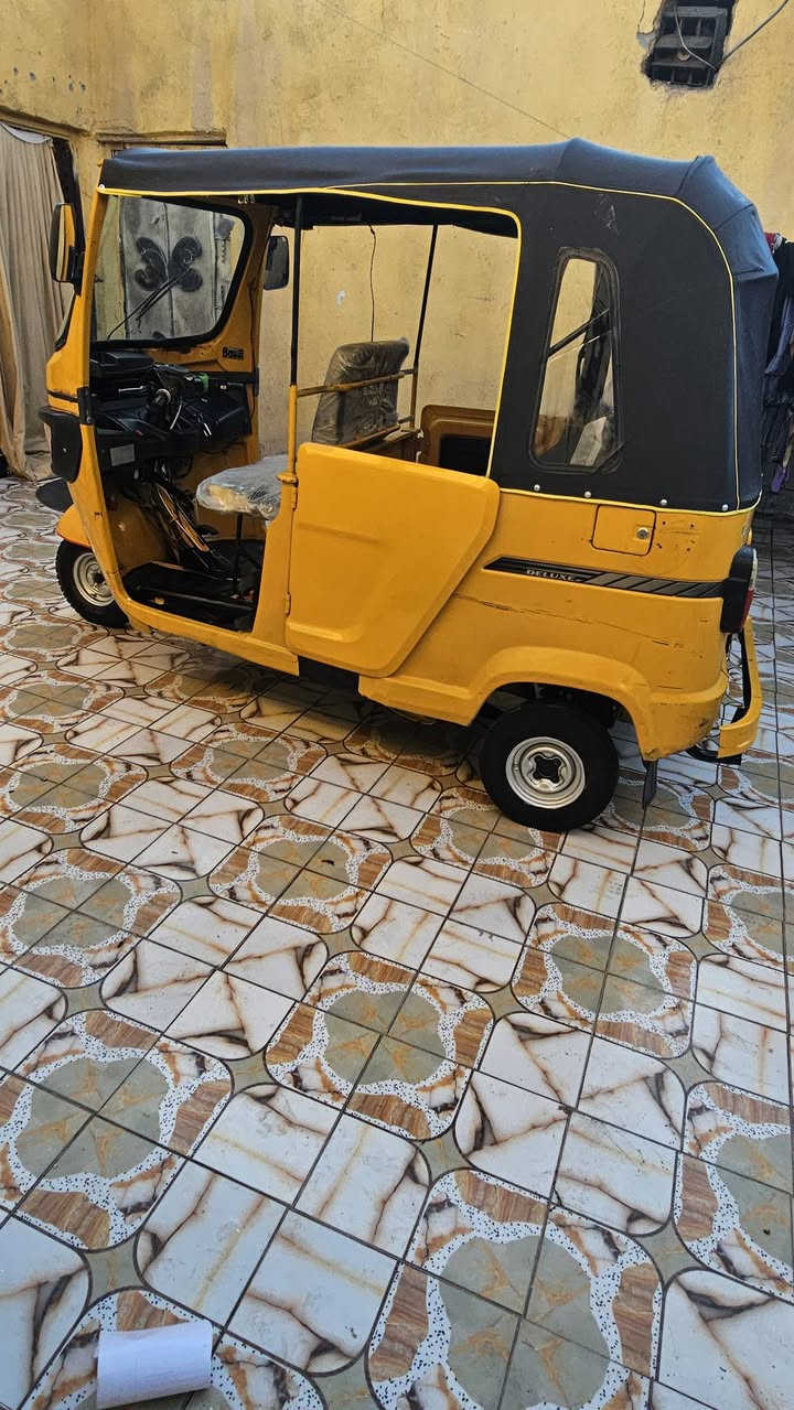 تكتك تي في اس موديل 20كفاله بدي ومكينه رقم وسنويه نكليزي هزه جديده تكتك جاهزه مجهزه تراي شرط زيرو تكتك مال جناي ما اذب عليها ربع كهربائيات كلها شغاله السعر 5500مكاني بلبصره بلحيانيه وهاذ رقمي ***********
