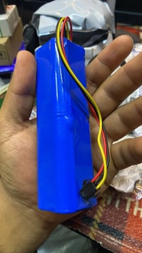 بطارية • بهذا الشكل