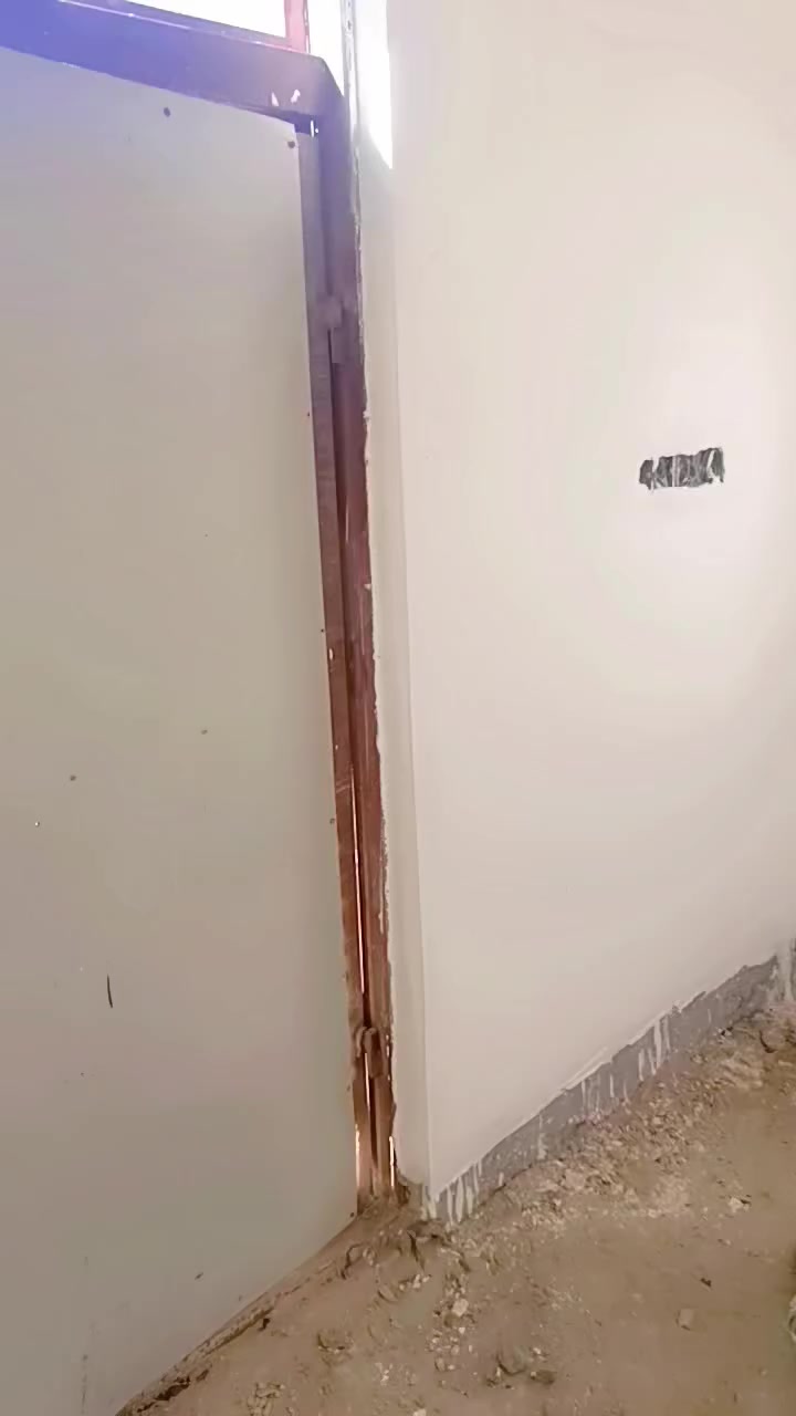 سلام عليكم خلفه لبخ وبياض ***********
