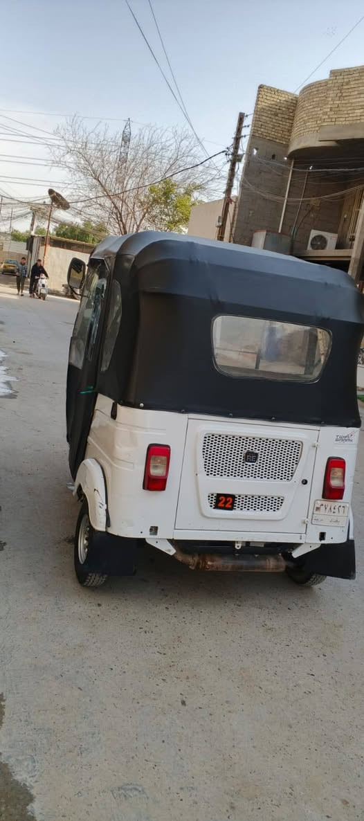 سلام عليكم تكتك 21 مرقمه الماني بس ولد جاري محرك اسبانه ما ممدوده عليه تكتك نضيفه مكاني بغداد الاستكشافات شارع ميه قرب حسينية الزهراء سعرهه 7700 سبعه وسبعميه بيهه مجال بصيط ***********
